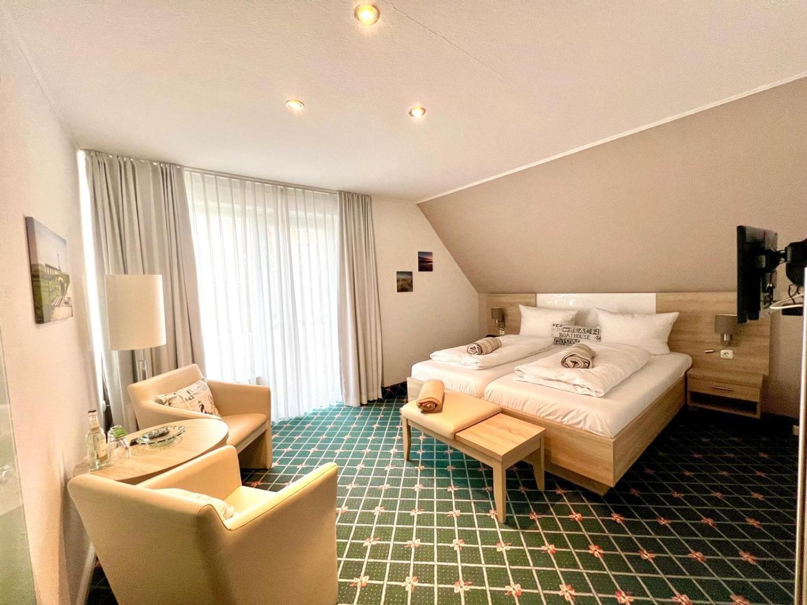Kirchspielkrug Landhotel & Restaurant Вестерхевер Екстериор снимка